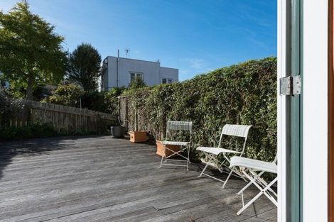 Photo of property in 18a Saint Mary Street, Thorndon, Wellington, 6011