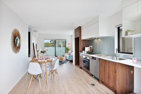 Photo of property in 5/237 Swanson Road, Henderson, Auckland, 0610