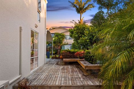 Photo of property in 6 Javelin Place, West Harbour, Auckland, 0618