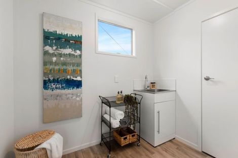 Photo of property in 15 Woodhouse Place, West Harbour, Auckland, 0618