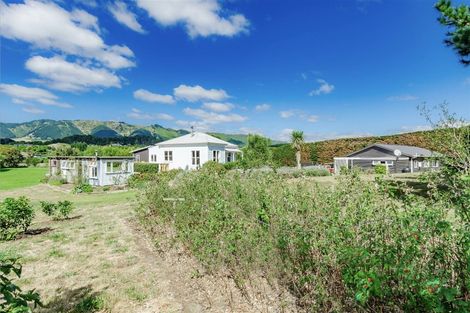 Photo of property in 17 Paetawa Road, Peka Peka, Waikanae, 5391