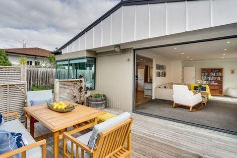 Photo of property in 15 Carl Avenue, Havelock North, 4130