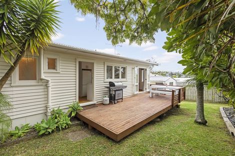 Photo of property in 1/3 Ellice Road, Totara Vale, Auckland, 0629