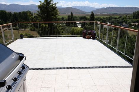 Photo of property in 22 Sutherland Road, Omarama, 9412