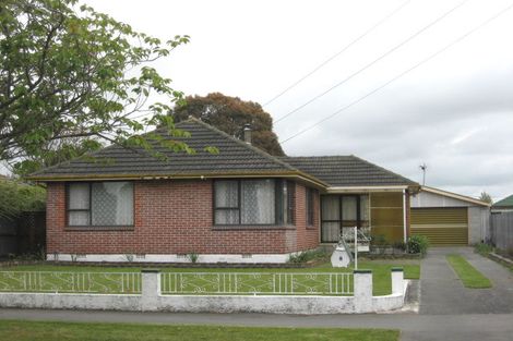 Photo of property in 8 Liverton Crescent, Bishopdale, Christchurch, 8053