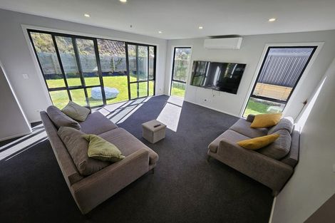 Photo of property in 16 Porokaiwhiri Street, Crofton Downs, Wellington, 6035