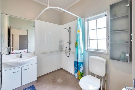 Photo of property in 10 Mulvaney Crescent, Henderson, Auckland, 0612