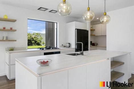 Photo of property in 32 Okaia Drive, Kinloch, Taupo, 3377