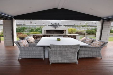 Photo of property in 2 Olive Close, Omokoroa, 3114