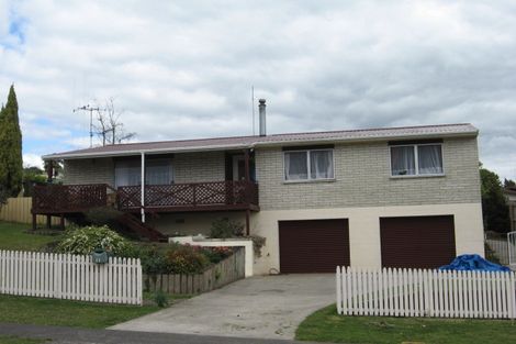 Photo of property in 11 Cumberland Crescent, Welcome Bay, Tauranga, 3112