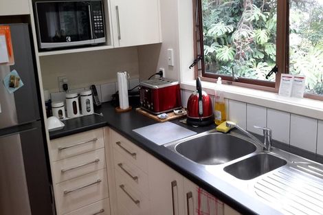 Photo of property in 8b Walpole Avenue, Hillpark, Auckland, 2102