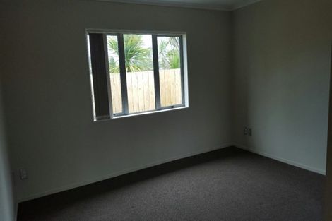 Photo of property in 13 Thomas Rea Place, Te Atatu South, Auckland, 0610