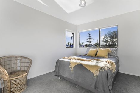 Photo of property in 17 Rhonda Place, Opaheke, Papakura, 2113