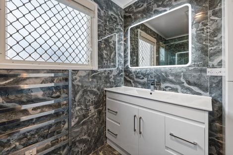 Photo of property in 42 Mcdivitt Street, Manurewa, Auckland, 2102