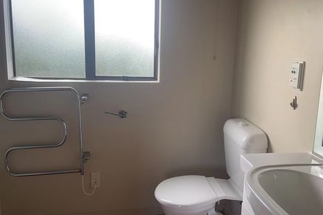 Photo of property in 1/106 Waimumu Road, Massey, Auckland, 0614