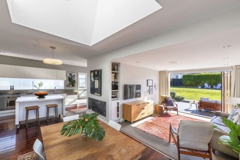 Photo of property in 90 Tiber Street, Island Bay, Wellington, 6023