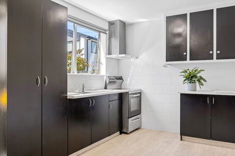 Photo of property in 3/19 Hargest Crescent, Sydenham, Christchurch, 8023