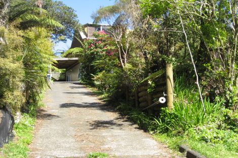 Photo of property in 556 Scenic Drive, Waiatarua, Auckland, 0612