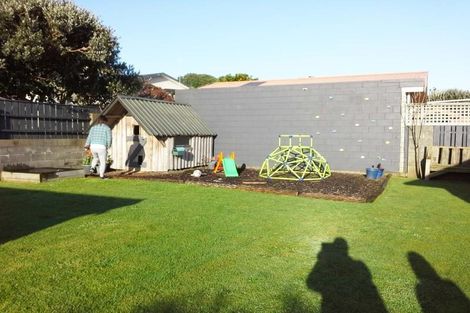 Photo of property in 11 Culzean Grove, Bell Block, New Plymouth, 4312