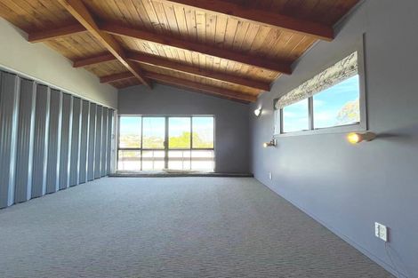 Photo of property in 122 Triangle Road, Massey, Auckland, 0614