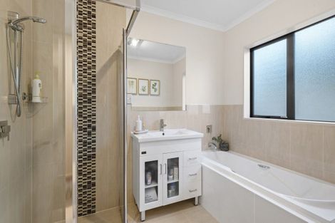 Photo of property in 28 Twomey Drive, Pukekohe, 2120