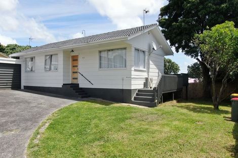 Photo of property in 2/15 Frobisher Way, Clendon Park, Auckland, 2103
