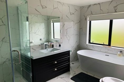 Photo of property in 17 Turutu Place, Long Bay, Auckland, 0630