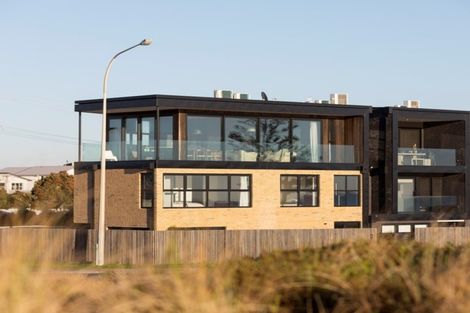 Photo of property in 212 Marine Parade, Mount Maunganui, 3116