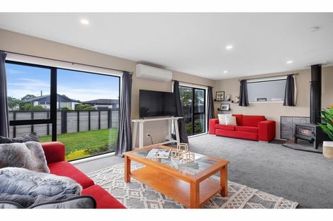 Photo of property in 135 Queenspark Drive, Parklands, Christchurch, 8083