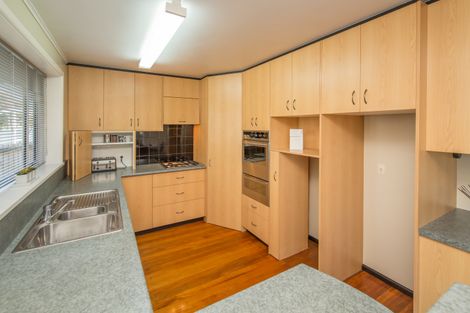 Photo of property in 6 Shirldale Place, Avonhead, Christchurch, 8042