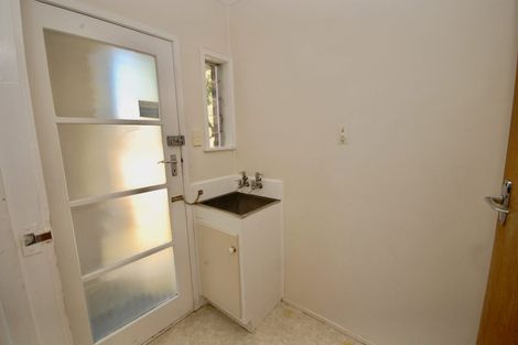 Photo of property in 2/321 Wairau Road, Totara Vale, Auckland, 0627