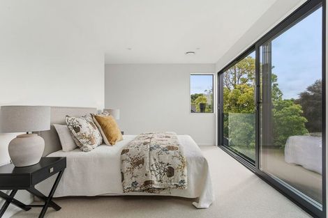 Photo of property in 38 Straven Road, Riccarton, Christchurch, 8011