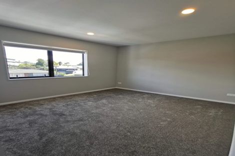 Photo of property in 13a Windermere Crescent, Blockhouse Bay, Auckland, 0600