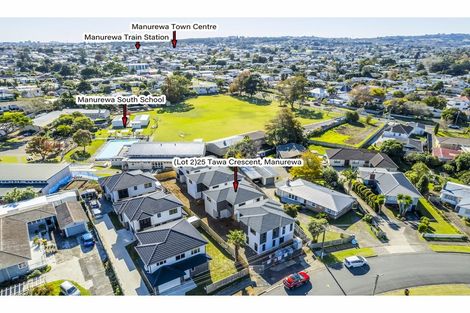 Photo of property in 2/25 Tawa Road, Te Atatu Peninsula, Auckland, 0610