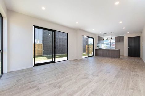 Photo of property in 18b Winfield Road, Kumeu, 0810