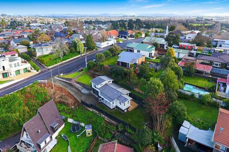 Photo of property in 30 Carey Street, Maeroa, Hamilton, 3200