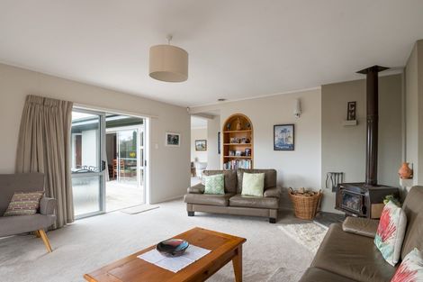 Photo of property in 15 Dalbeth Place, Matangi, Hamilton, 3284