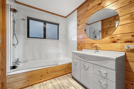 Photo of property in 4 Yasmin Lane, Kinloch, Taupo, 3377