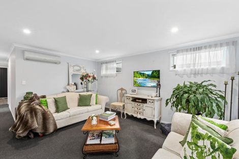 Photo of property in 11 Capstan Close, Pyes Pa, Tauranga, 3112