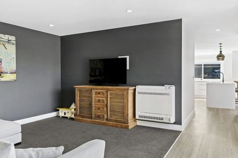 Photo of property in 6 Larches Lane, Kinloch, Taupo, 3377