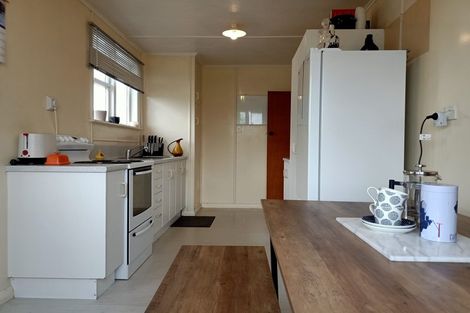 Photo of property in 21 Holland Crescent, Bulls, 4818