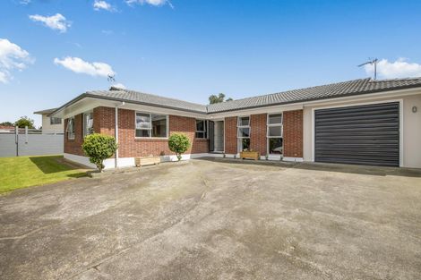 Photo of property in 16 Damian Way, Weymouth, Auckland, 2103