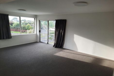 Photo of property in 87 Beechdale Crescent, Pakuranga Heights, Auckland, 2010