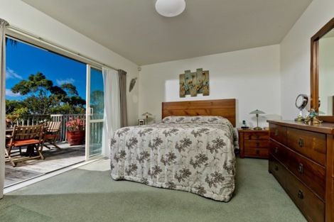 Photo of property in 133 Awaroa Road, Sunnyvale, Auckland, 0612