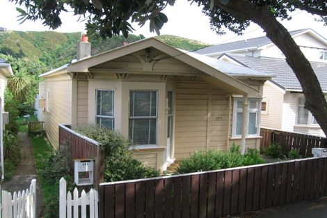 Photo of property in 162 Clyde Street, Island Bay, Wellington, 6023