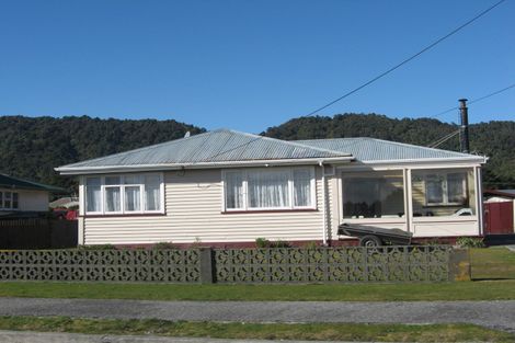 Photo of property in 54 Domett Esplanade, Cobden, Greymouth, 7802