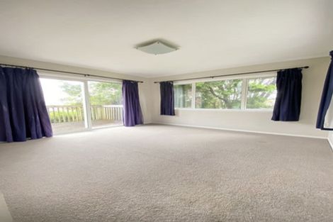 Photo of property in 26 Tawhana Crescent, Red Beach, 0932