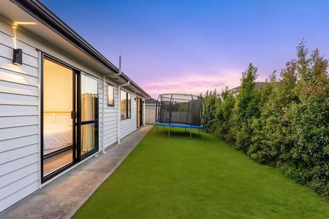 Photo of property in 33 Johns Creek Crescent, Silverdale, 0932