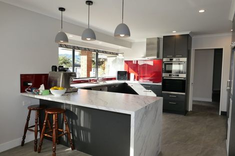 Photo of property in 68 Guildford Drive, Paraparaumu, 5032