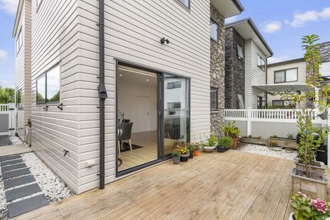 Photo of property in 2/7 Wastney Road, Alfriston, Auckland, 2105